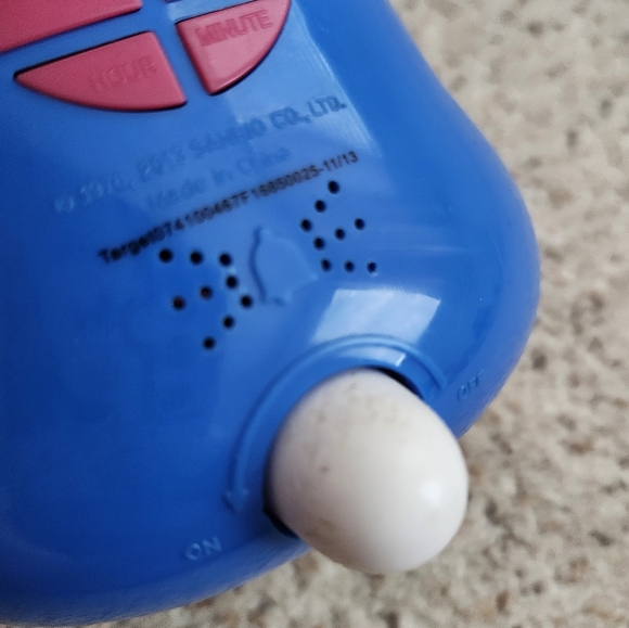 Hello Kitty digital clock - Picture 6 of 11